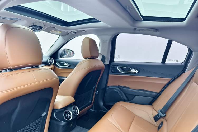 Used Alfa Romeo Giulia 2017 2.0T 200HP Luxury Edition