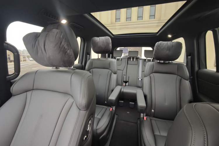 Used Polestones 01 2023 All-Purpose 7-Seater Version
