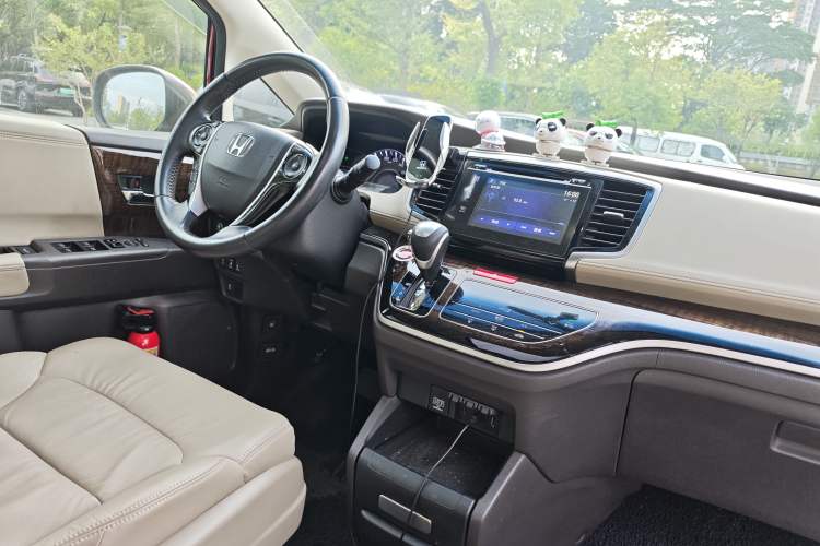 Used Honda Odyssey 2015 2.4L Smart Edition
