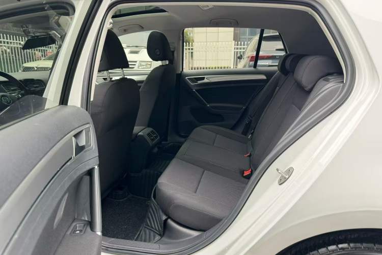 Used Volkswagen Golf 2019 200TSI DSG Comfort & Ambition Edition China VI Standard Interior 2