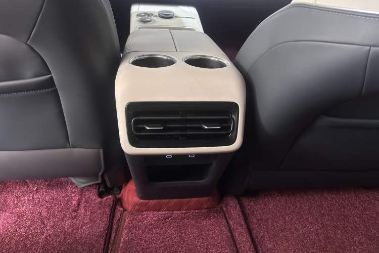 Used Geely Galaxy E8 2024 665 km Range Rear-Drive Starship Long-Range Version