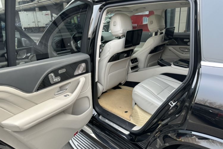 Used Mercedes-Benz GLS 2023 GLS 450 4MATIC Stylish Model Interior 10