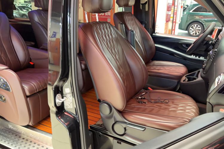 Used Mercedes-Benz Vito 2018 2.0T Elite Version 7 Seats China VI Emission Standard Interior 4