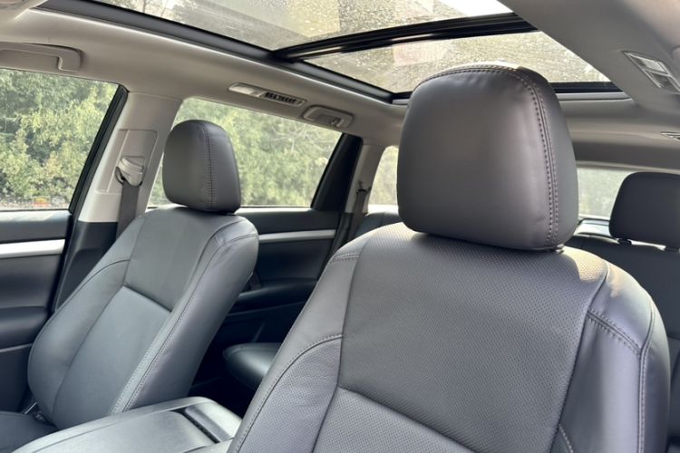 Used Toyota Highlander 2018 2.0T Four-Wheel Drive Prestige Version 7 Seats China VI Standard