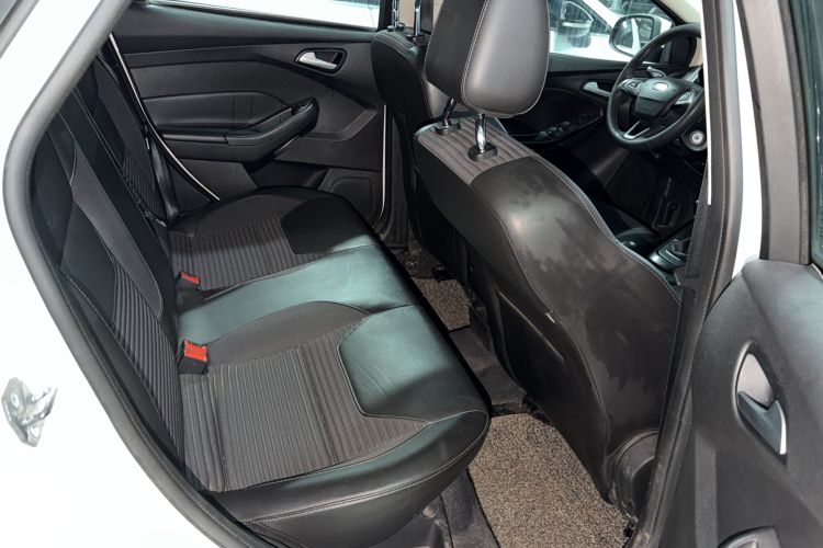 Used Ford Focus 2018 Two-Door Classic EcoBoost 125 Manual - Supercharged Style SmartDrive Edition
