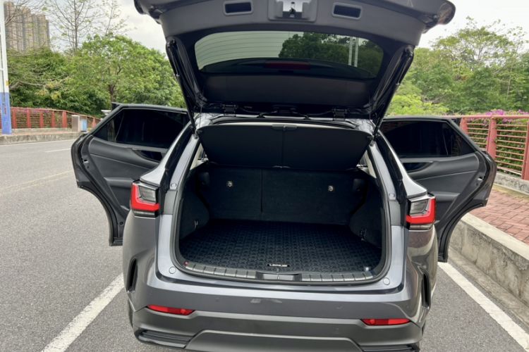 Used Lexus NX 2022 260 Front-Wheel Drive Chuan Yue Edition Trunk