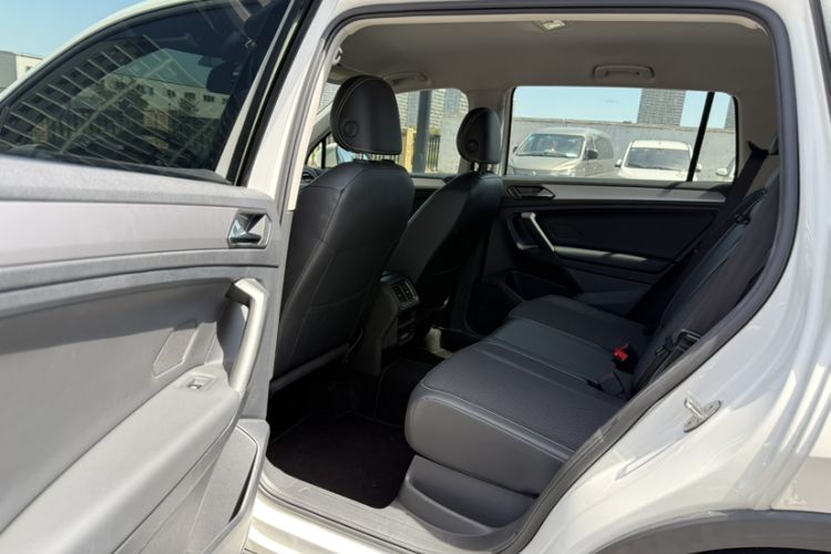 Used Volkswagen Tiguan L 2019 330TSI Automatic Two-Wheel Drive Luxury Edition China VI Standard