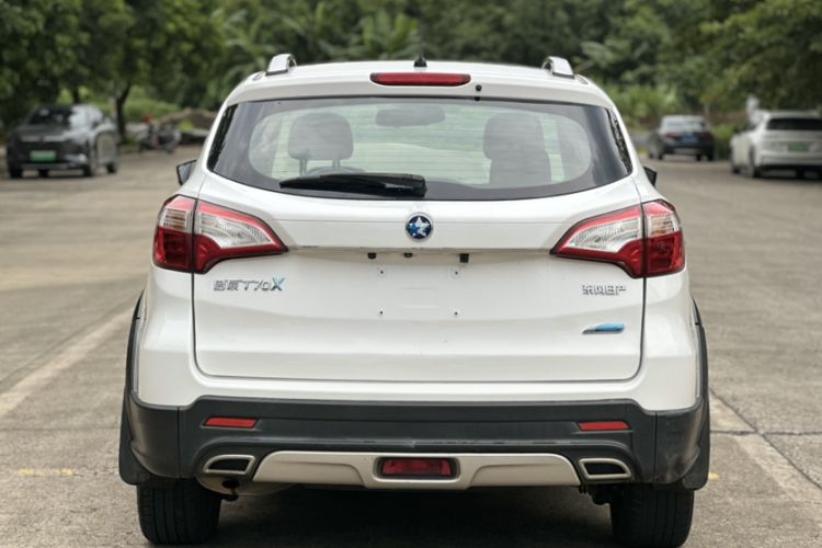 Used Venucia T70X 2016 2.0L CVT SmartFun Sport Edition
