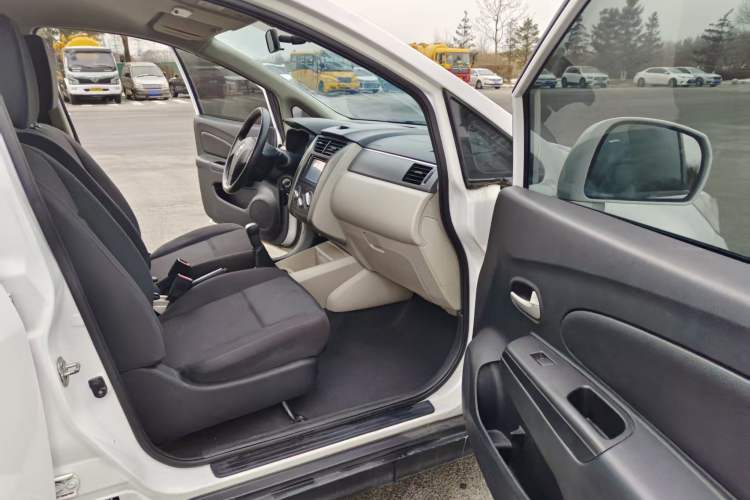 Used Venucia R50 2015 1.6L Manual Fashion Edition Right Front Seat