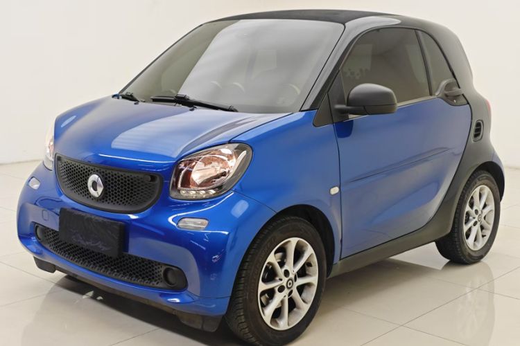 Used smart fortwo 2015 1.0L 52 kW hardtop Dynamic version