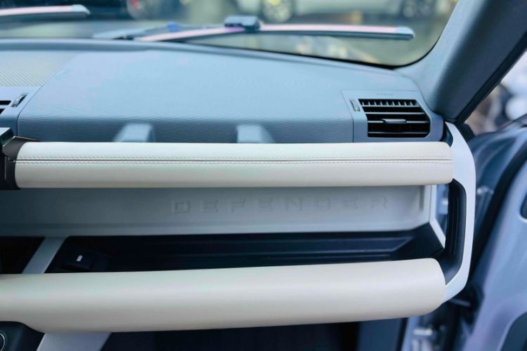 Used Land Rover Defender 2020 110 P400 Dark Special Edition Interior 7