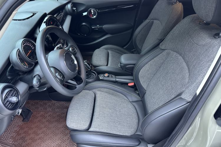 Used MINI 2019 1.5T COOPER Classic Edition Five-Door Version
