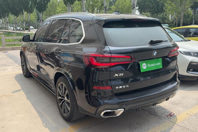 Used BMW X5 2022 xDrive 30Li Luxury M Sport Package

