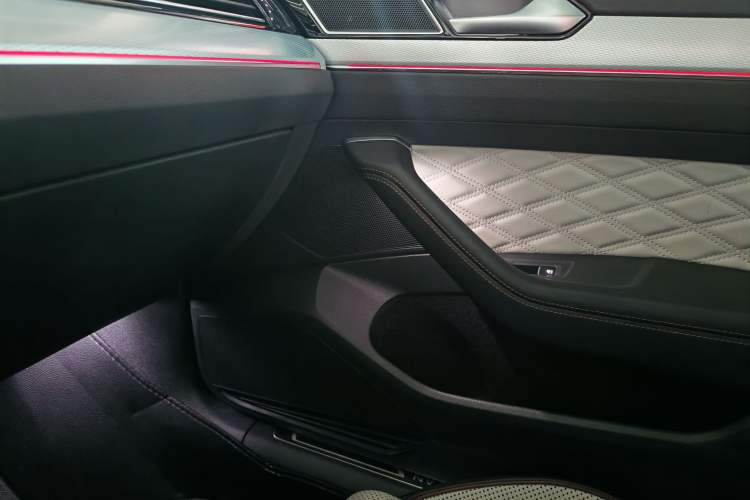 Used Volkswagen Magotan 2023 2 Million Units Commemorative Edition 330TSI DSG Luxury Version