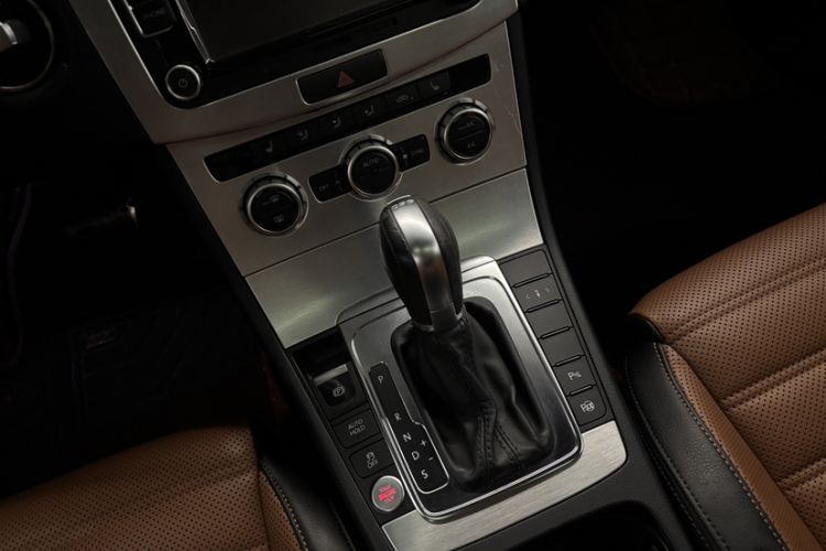 Used Volkswagen FAW-Volkswagen CC 2013 2.0 TSI Ultimate Model Interior 2