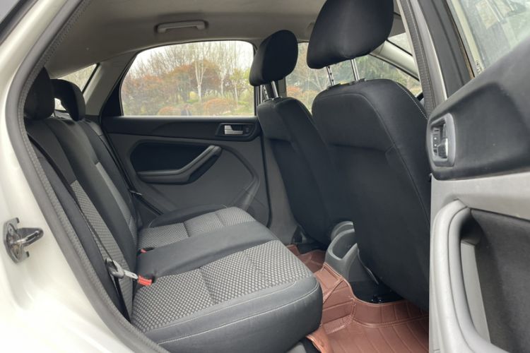 Used Ford Focus 2013 Hatchback Classic 1.8L Manual Base Model