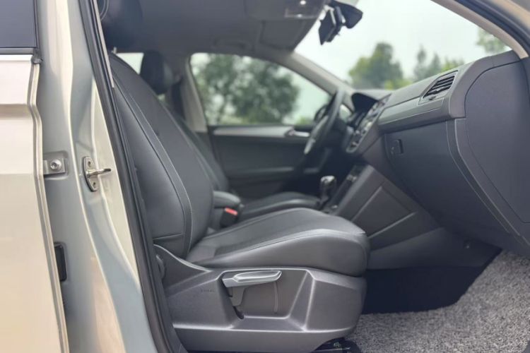 Used Volkswagen Tiguan L 2019 330TSI Automatic Two-Wheel Drive Luxury Edition China VI Standard