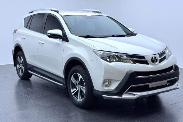 Used Toyota RAV4 2015 2.0L CVT Two-Wheel Drive Urban Edition
