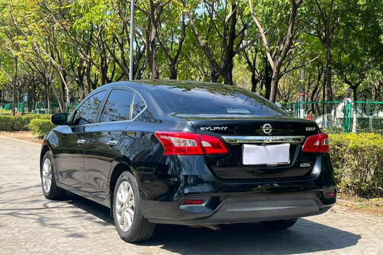 Used Nissan Sylphy 2019 1.6XV CVT Smart Connect Luxury Edition China VI Standard Exterior 6