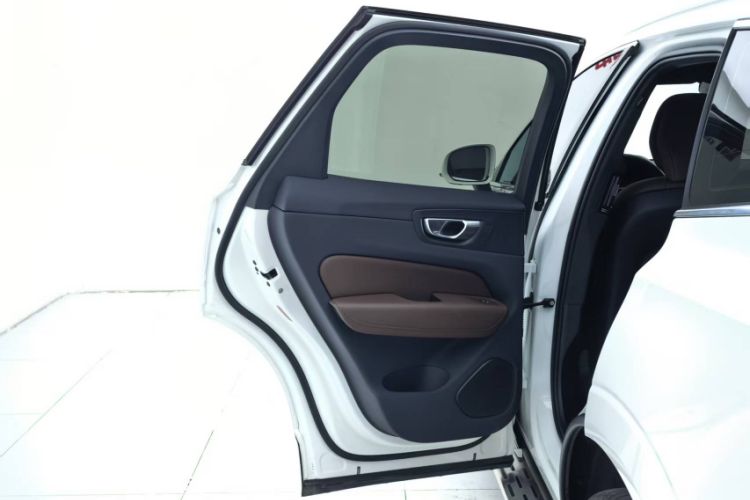 Used Volvo XC60 2024 B5 4x4 Smart Luxury Edition