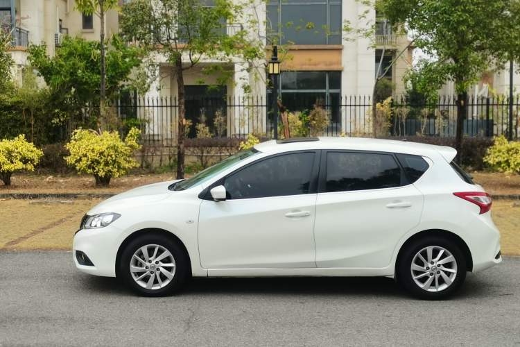 Used Nissan Tiida 2016 1.6L CVT Cool Dynamic Edition