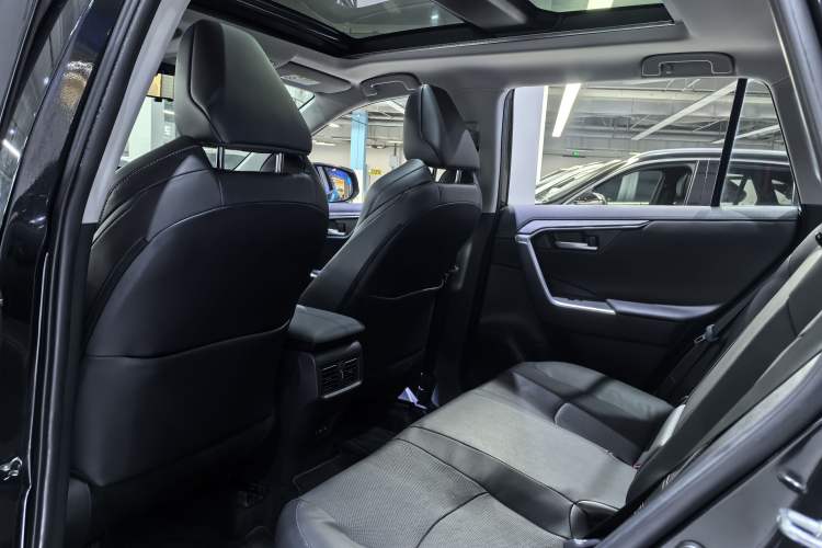 Used Toyota Wildlander 2023 Dual-Motor 2.5L E-CVT Four-Wheel Drive Prestige Edition