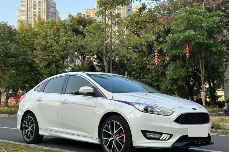 Used Ford Focus 2018 Sedan Classic EcoBoost 180 Automatic Elite Model