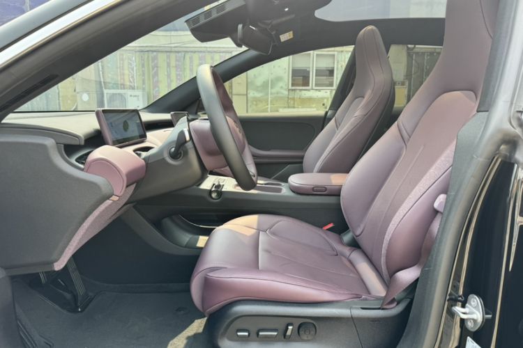 Used Nio ET5T 2024 75kWh Touring Interior 6