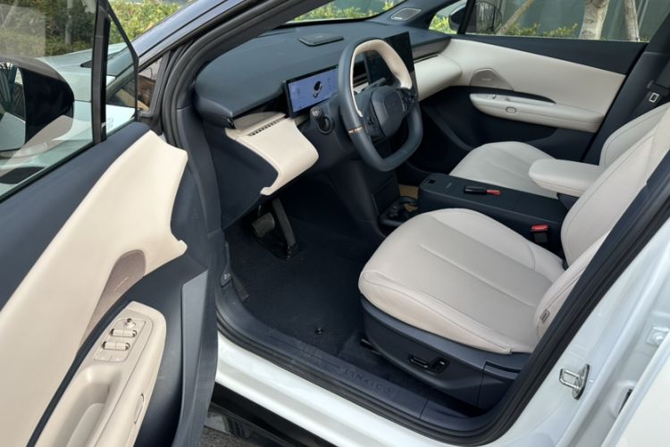 Used Lynk & Co Z20 2025 530 km Range Rear-Wheel Drive Pro
