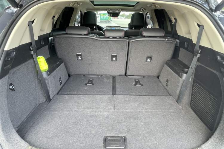 Used BYD Tang New Energy 2018 DM 2.0T All-Wheel Drive Smart Connectivity Luxury Model 7 Seats China V Emission Standard