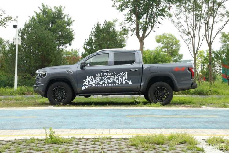 Used Foton Mars 2023 Mars 9 2.0T Diesel Automatic 4x4 Standard Wheelbase Supreme Model
