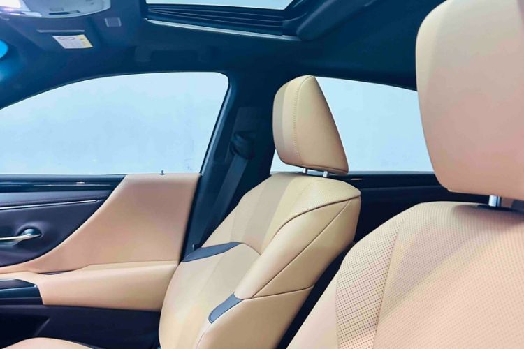 Used Lexus ES 2018 200 Excellence Edition China V Standard
