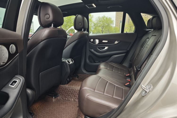 Used Mercedes-Benz GLC 2019 GLC 260 L 4MATIC Luxury Model Interior 3