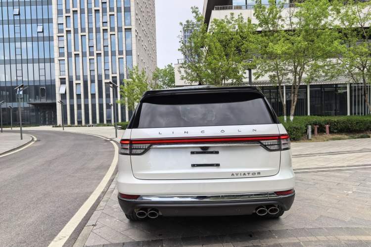 Used Lincoln Aviator 2020 3.0T V6 All-Wheel Drive Executive Version
