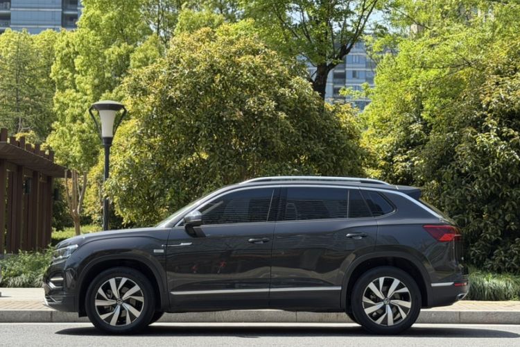 Used Volkswagen Tayron 2022 330TSI Two-Wheel Drive Luxury Smart Connectivity Version
