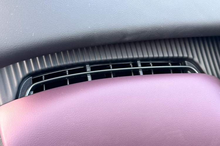 Used Nio ET5 2024 75 kWh Interior 9