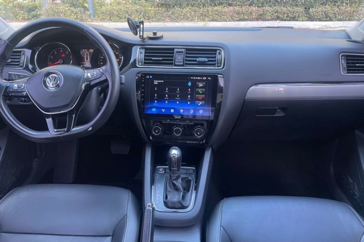 Used Volkswagen Sagitar 2017 180TSI Automatic Luxury Edition