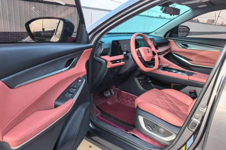 Used CHANGAN CS75 PLUS 2023 3rd Generation 1.5T Automatic Prestige Model Interior 2