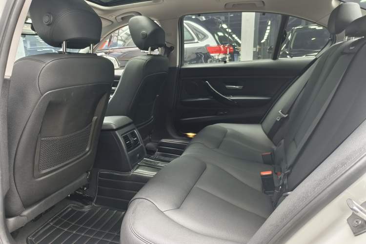 Used BMW 3 Series 2016 320Li Ambition Model
