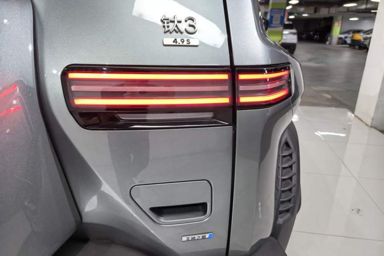 Used Formula Leopard Titanium 3 2025 501KM All-Wheel Drive Intelligent Driving Ultra Version