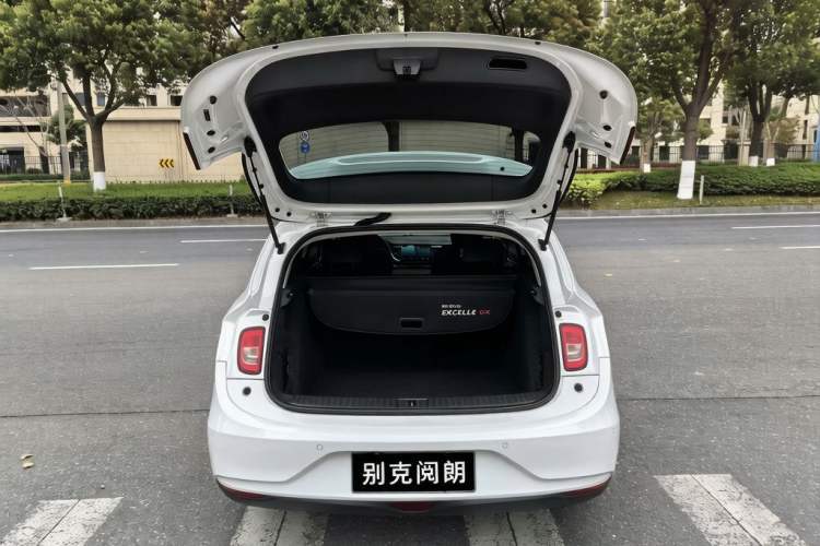 Used Buick Excelle GX 2018 18T Automatic Elite Model
