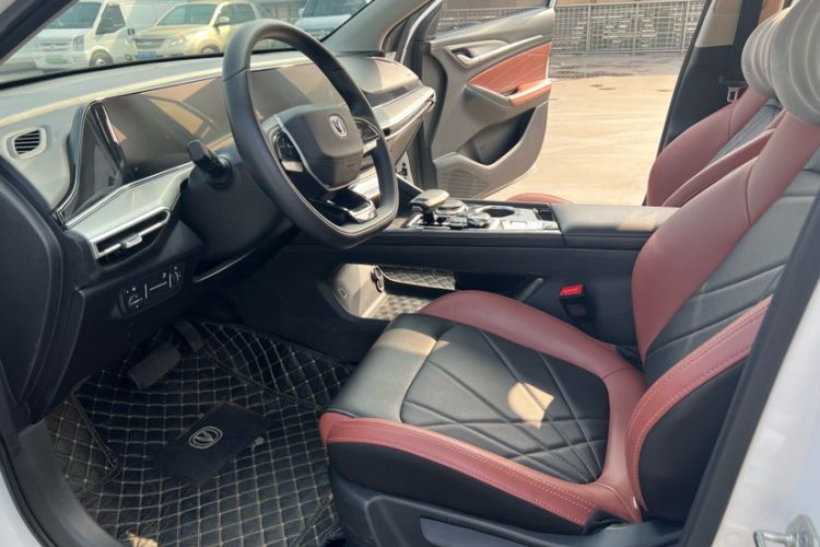 Used Changan Eado 2022 PLUS Blue Whale NE 1.4T GDI DCT Prestige Edition
