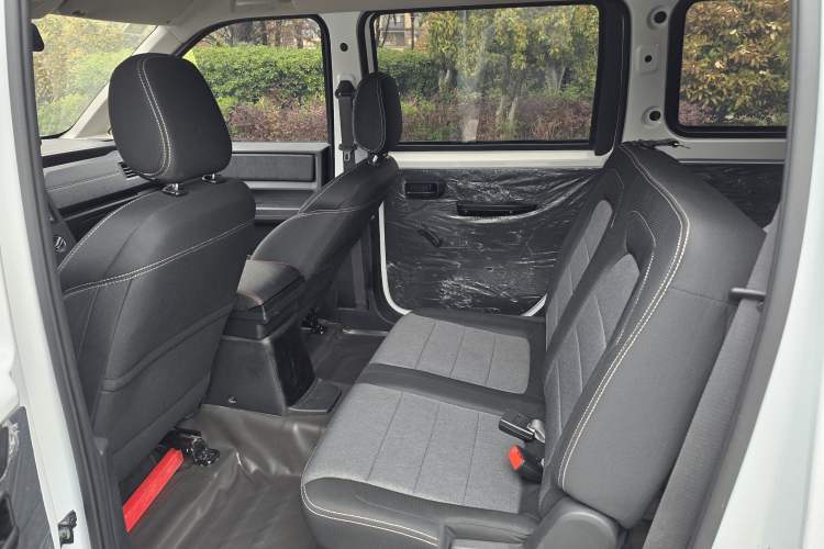 Used Wuling Hongguang PLUS 2020 1.5L Manual Standard Edition 7-Seater
