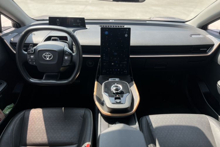 Used Toyota bZ3 2023 616 km Long-Range Premium
