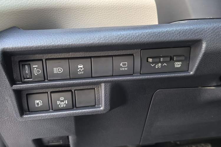 Used Toyota Granvia 2022 2.5L Hybrid Prestige Edition