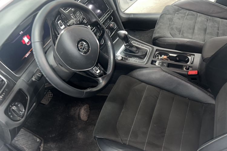 Used Volkswagen Golf 2019 280TSI DSG Luxury Version China VI Standard Interior 5