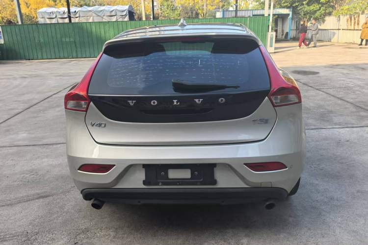 Used Volvo V40 2017 T3 Zhiya Edition
