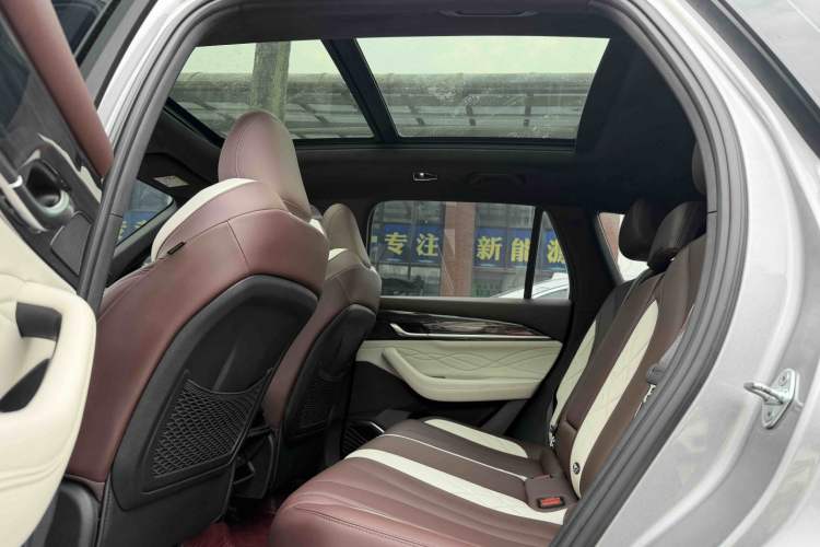 Used Geely Auto Monjaro L 2021 2.0TD DCT EVO Two-Wheel Drive Prestige Version Interior 4