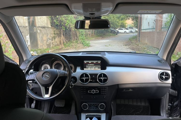 Used Mercedes-Benz GLK-Class 2013 GLK 300 4MATIC Dynamic Sunroof Model
