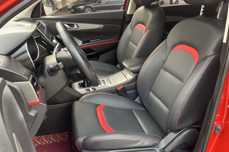 Used Changan CS55 2018 1.5T Manual Colorful Model China V Standard
